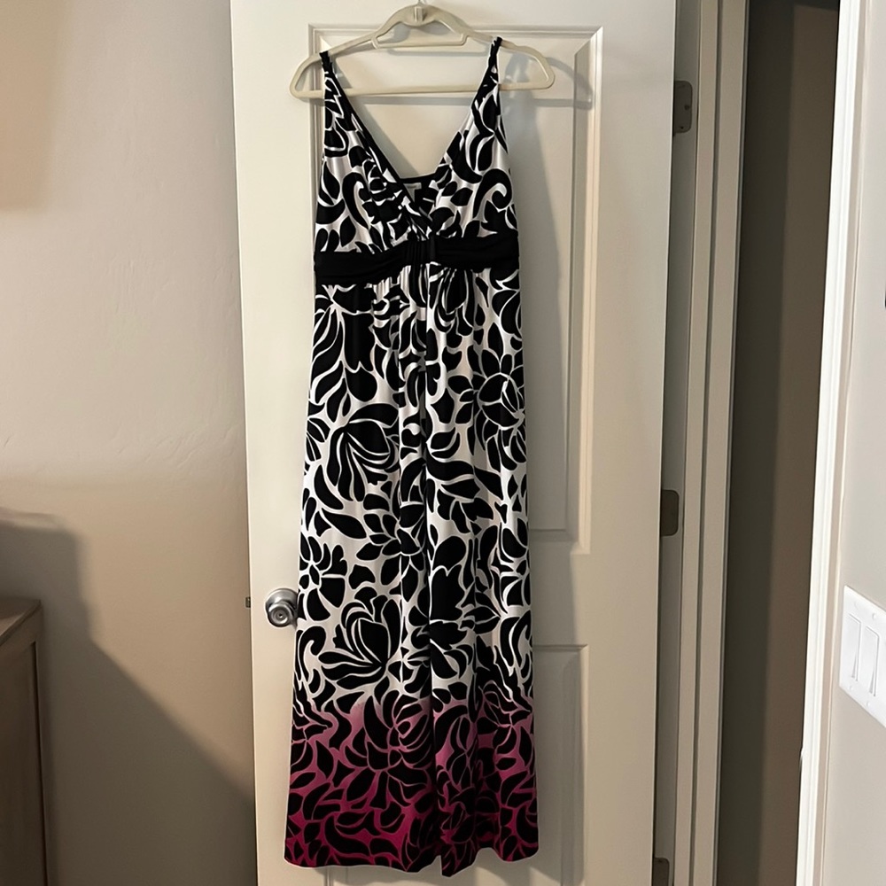 Gorgeous maxi dress with adjustable straps